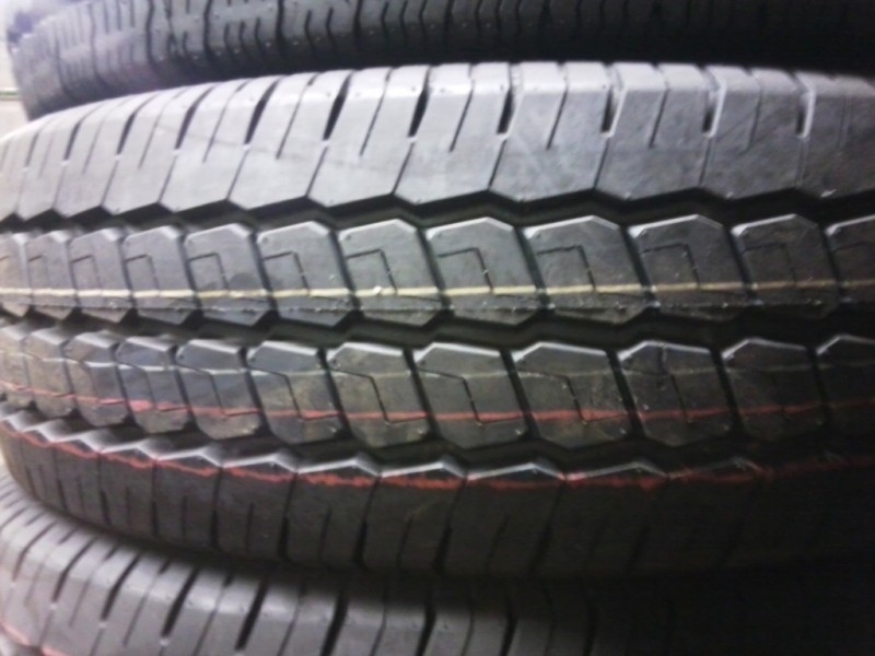 pneu neuf 195/80r14 c